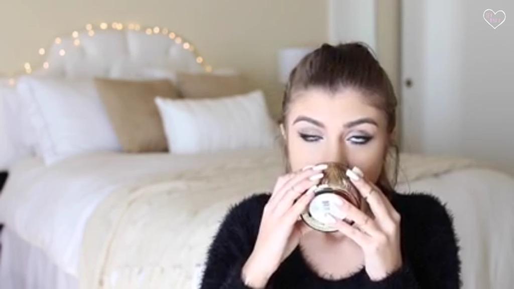 pinjalouise's tweet image. the feeling when a hot boy walks by and smells good😍👌 @beautybysiena