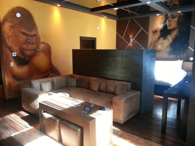 JuicyAds in the suite life!  Paradise Tower 2nd Floor Rm#30210 http://t.co/Vm90yMYRVs<a href="/tag/keepitjuicy"class="tags"><span>#keepitjuicy</span></a><a href="/tag/onlinetraffic"class="tags"><span>#onlinetraffic</span></a>