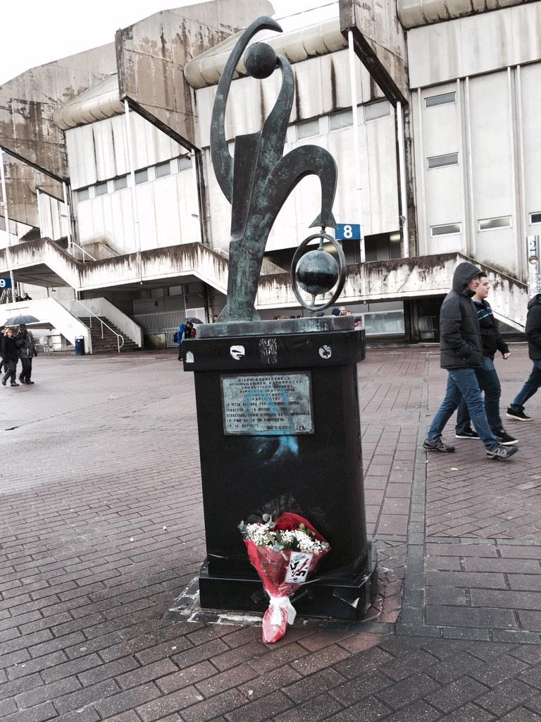 bukaneros92's tweet photo. Un homenaje para continuar la lucha.
Aitor Zabaleta, siempre en nuestro recuerdo. http://t.co/oqqakd2hH6