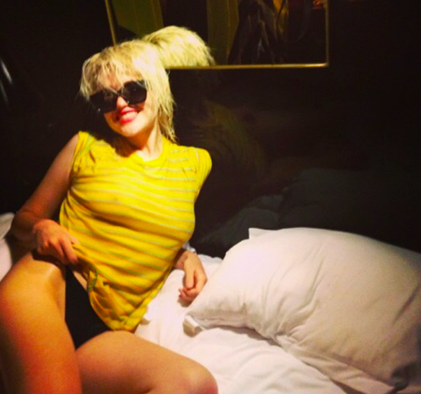 NOISE_140's tweet photo. SKY FERREIRA just joined the cast of Elvis &amp; Nixon, a film on the King becoming a Federal Agent for drug crimes. http://t.co/Bq1h5FDVYD