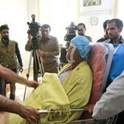 RoyaBoroumand's tweet photo. No more journalists, official visits, and hope for justice says brother of acid attack victim. http://t.co/doOHu8iRxL http://t.co/LVUyhEgMBM
