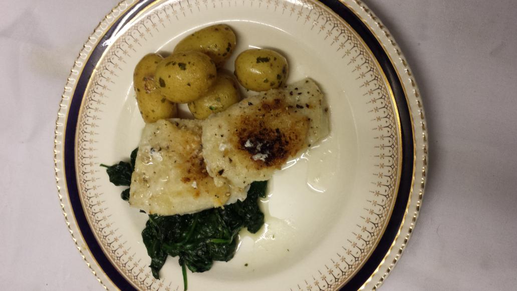 KnightsCourt's tweet photo. Tonight's special - horseradish crumbed cod with spinach. Yum http://t.co/r2wysAoCuN