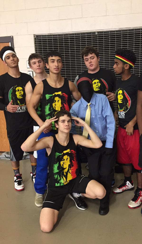 SimonDavidErben's tweet photo. 2-2, two wins today #GobooT #WeDemBoyz @ahmadm05 @MomoNayal @JoeyLantz ft Aaron http://t.co/Y9Q9tLsR8C