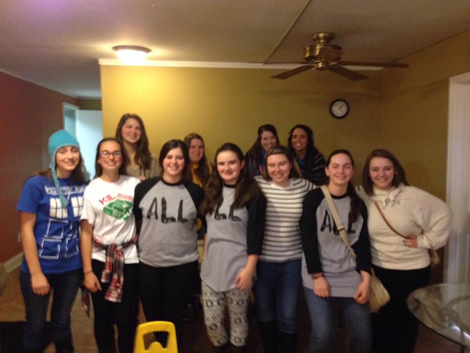 corrytonchurch's tweet image. Our 9th Grade Girls served at Agape Outreach Homes today during the annual @StudentMerge conference. #MERGE15