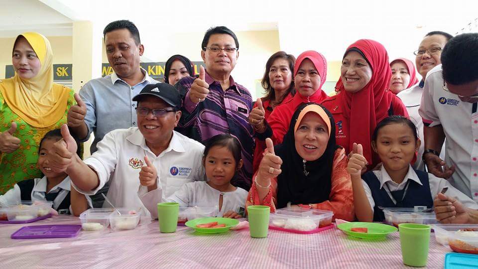 BKBPUNS's tweet photo. Majlis bantuan kerajaan peringkat negeri sabah di kg melawa pagi tadi. @jainabahmad @leelareel @MusaHjAman @JameAlip http://t.co/YrwdXakjVc