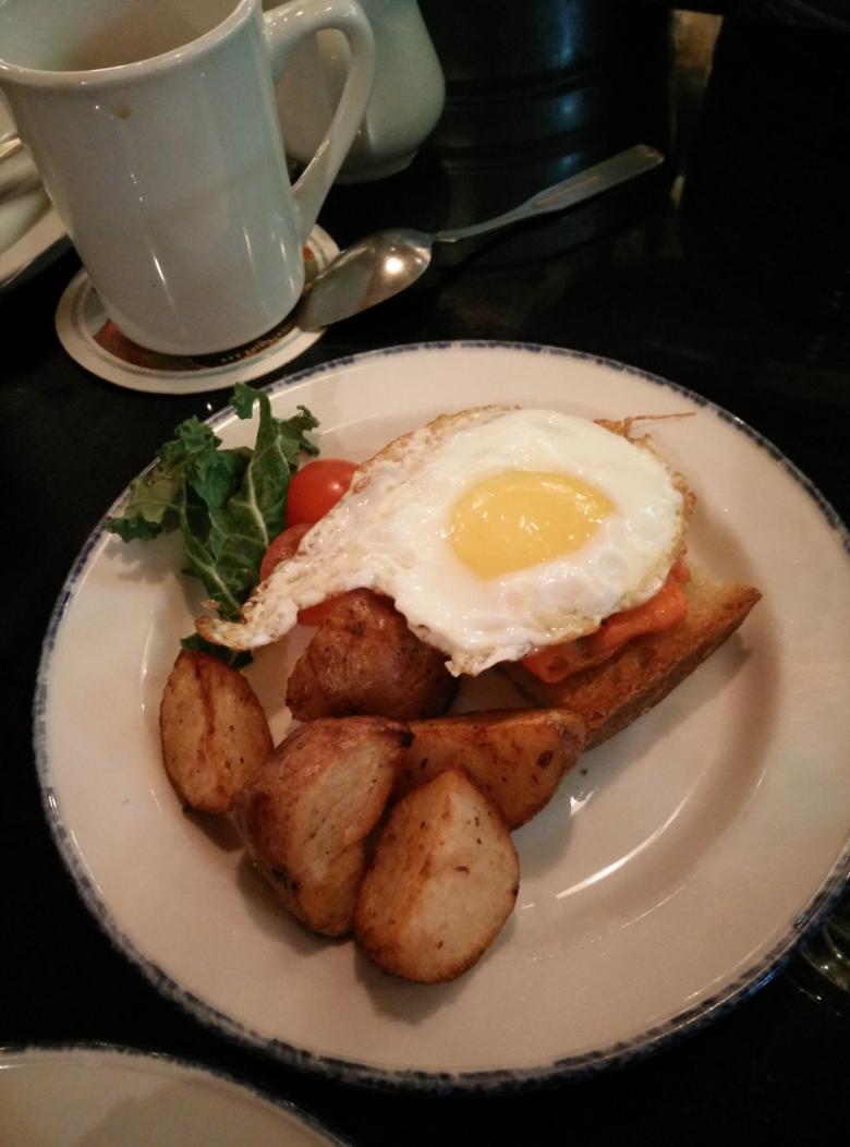 Weezerwoo's tweet photo. Amazing brunch tasting @rodneysvancity #brunchcrawlsyvr #willbecomingback @gastown @vanfoodster http://t.co/87MdflL4nX