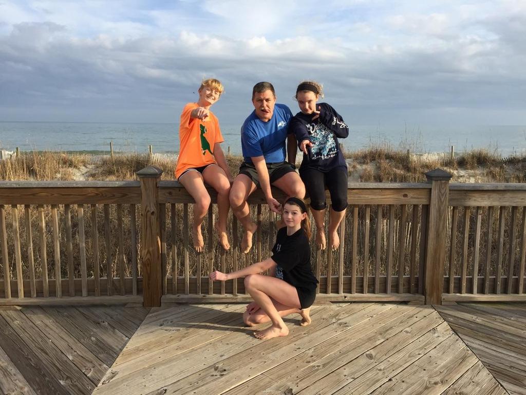 ncsandvb's tweet photo. Indoor tournament at myrtle Beach...spending downtime playing in the sand! #ncsand http://t.co/xmImsSAW0g