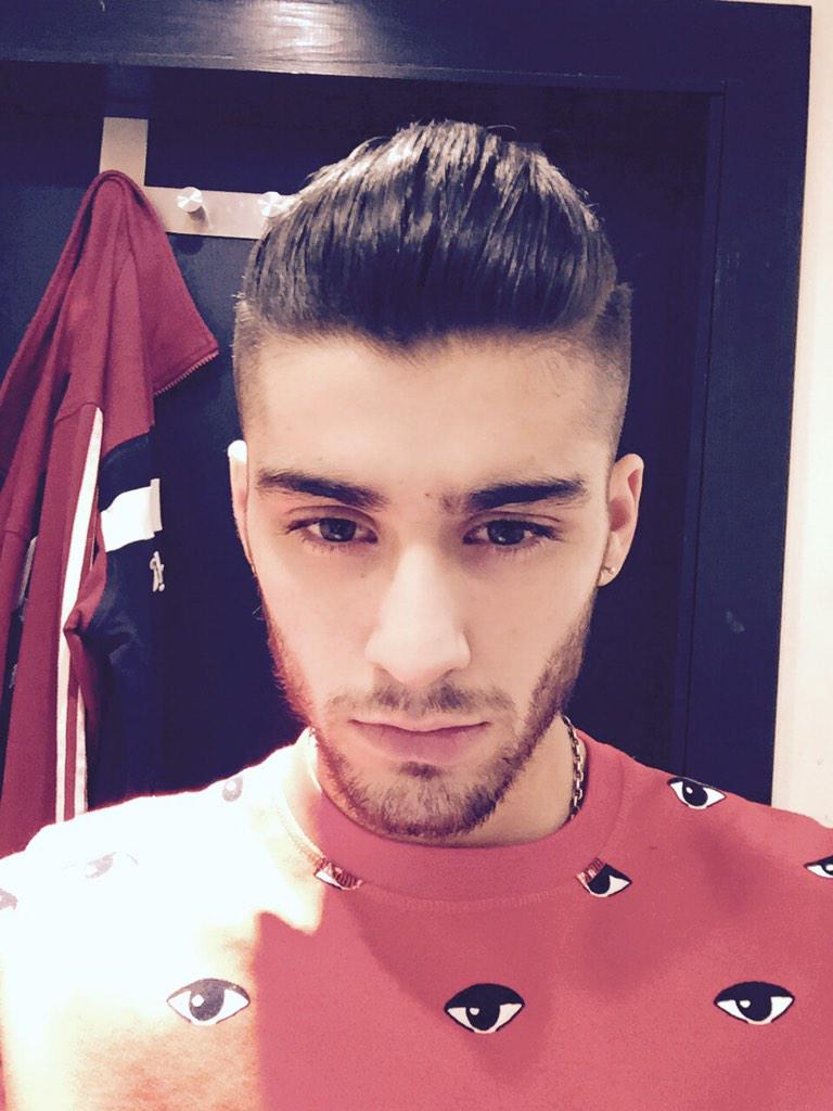 Zayn Malik restyles dodgy long hair as One Direction win at American Music  Awards | Celebrity | %%channel_name%%