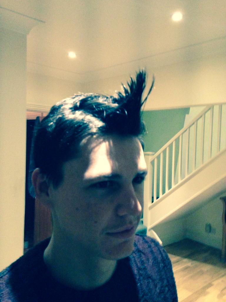 ollybutts's tweet photo. @GarethTerblanch's hair is kickin off tonight http://t.co/BCE9T7MJax