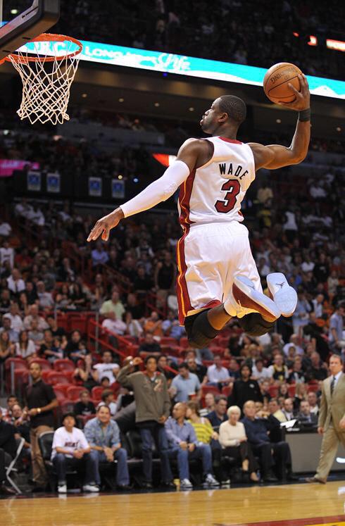 Happy Birthday Dwyane Wade, living legend of the Miami Heat.
Idol and even better father. 