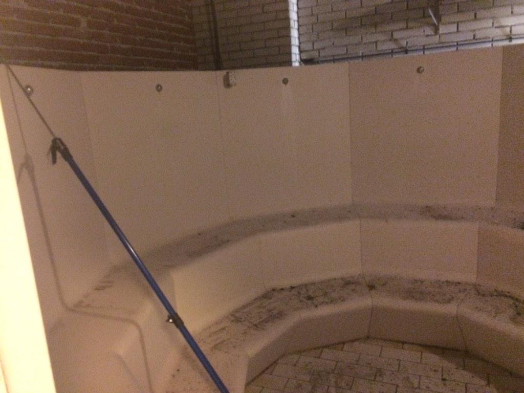 bos_info's tweet photo. Bos techniek service is halverwege mooi project vervangen professionele stoomcabine bij Sportfondsen Voorschoten. http://t.co/DQzURfCOQh