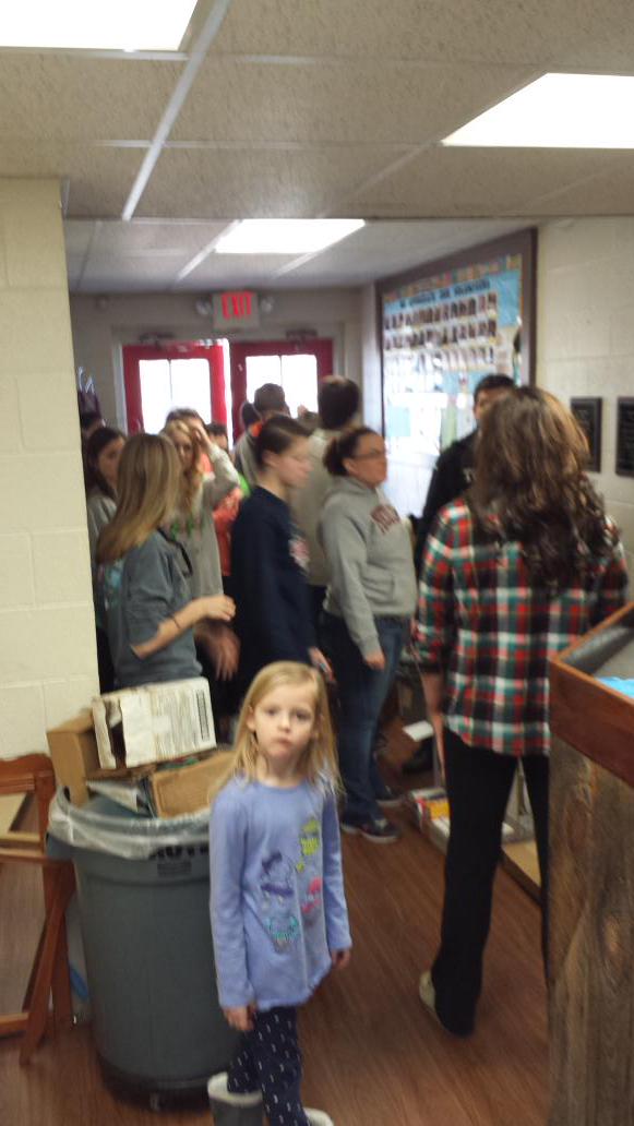 StudentMerge's tweet image. Cleaning the Baptist Center at Western Heights.  #Merge15