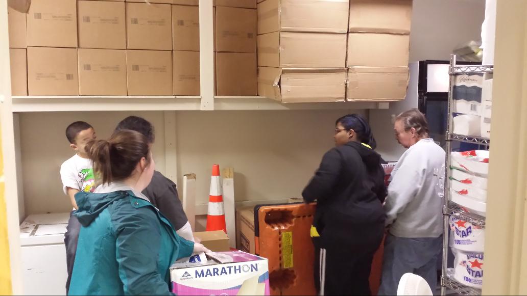 StudentMerge's tweet image. Cleaning the Baptist Center at Western Heights.  #Merge15