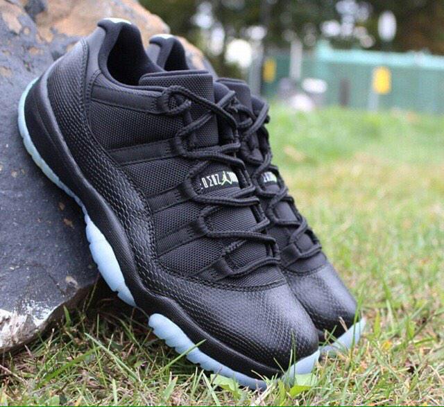 SneakerBlazed's tweet photo. Black Snake Custom 11 Lows ⚫️🔥 http://t.co/wwAJGOMeIs
