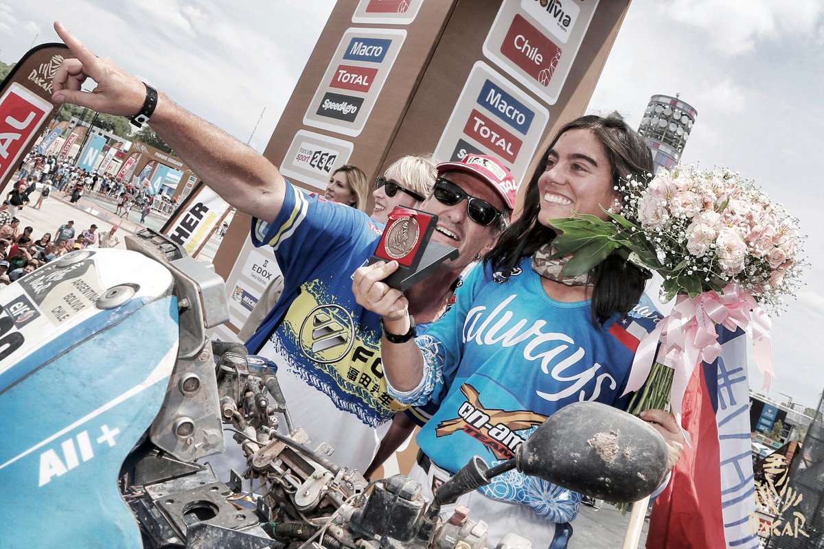 dakar's tweet photo. Last but not least... Paula Galvez made it! / Última pero seguro... Paula Galvez lo logró! #Dakar2015 http://t.co/c2qBstQzzF