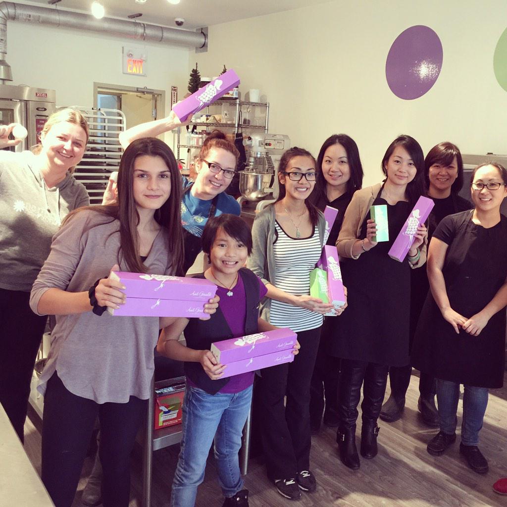 AGmacarons's tweet image. Just wrapped up our #macaronclass Too much fun!