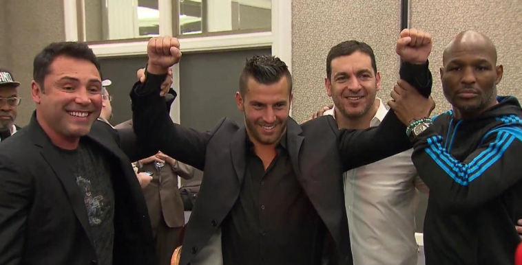 RDSca's tweet photo. David Lemieux avec @GoldenBoyBoxing : un choix pour atteindre le sommet => http://t.co/UyQMPsw7Fj
#RDS http://t.co/mpWH9kAvF8