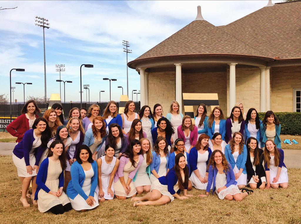 After the @suswimdive meet, I met the wonderful women of <a href="/AlphaDeltaPi_SU/">Alpha Delta Pi- SU</a> getting ready for tonight.💎 #BeSouthwestern