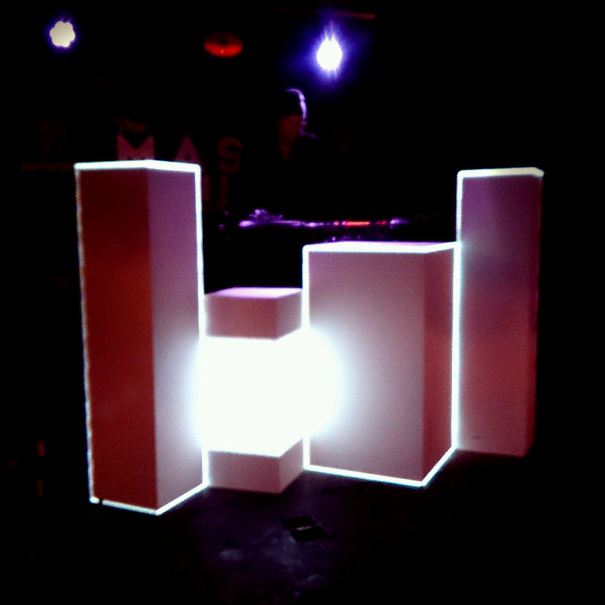 GraviousMusic's tweet image. Coming to #paradigm tonight? Get ready for some shit hot visuals. #projectormapping