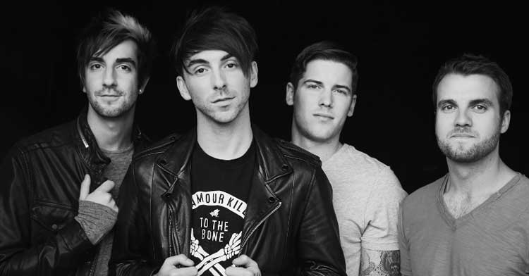 KerrangMagazine's tweet photo. The hottest news of the week! Featuring @AllTimeLow, @Northlane, @falloutboy and more: http://t.co/D3VrEHss0T http://t.co/NBtcmRXS8j