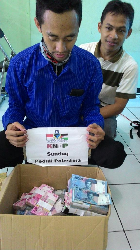 edukasipalestin's tweet photo. Donasi dr #Aresta10 Ponpes Husnul Khotimah, Kuningan @ebithEBITH & @YoungIKHWAN . Jazakallah khair, Palestina merdeka http://t.co/3UiXWJDmF6