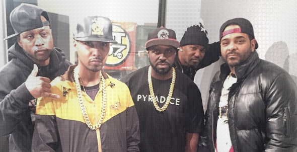 MyOwnFan_'s tweet image. #TRASHHHHH !!!! RT @RapRadar RAPRADAR New Music: Cam’Ron x Jim Jones “Victory (Freestyle)” bit.ly/1GcJlAY
