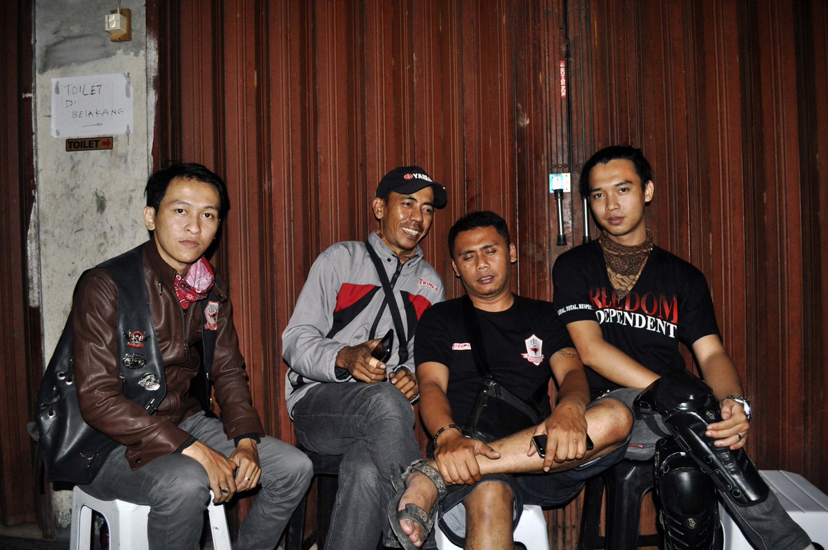 to night a moment with <a href="/YBCbandung/">YBCB</a> <a href="/bigbos_bandung/">BIG BOS</a> "KueBalokMohtoh" #Serablurrr