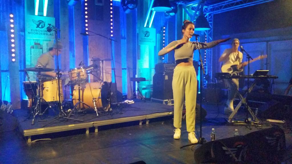 wernerschlosser's tweet photo. Eveline Vroonland heet nu Phos. Check haar prachtige single Fall Out! Rest ook veelbelovend. #esns15 http://t.co/2x3iLVf4dq