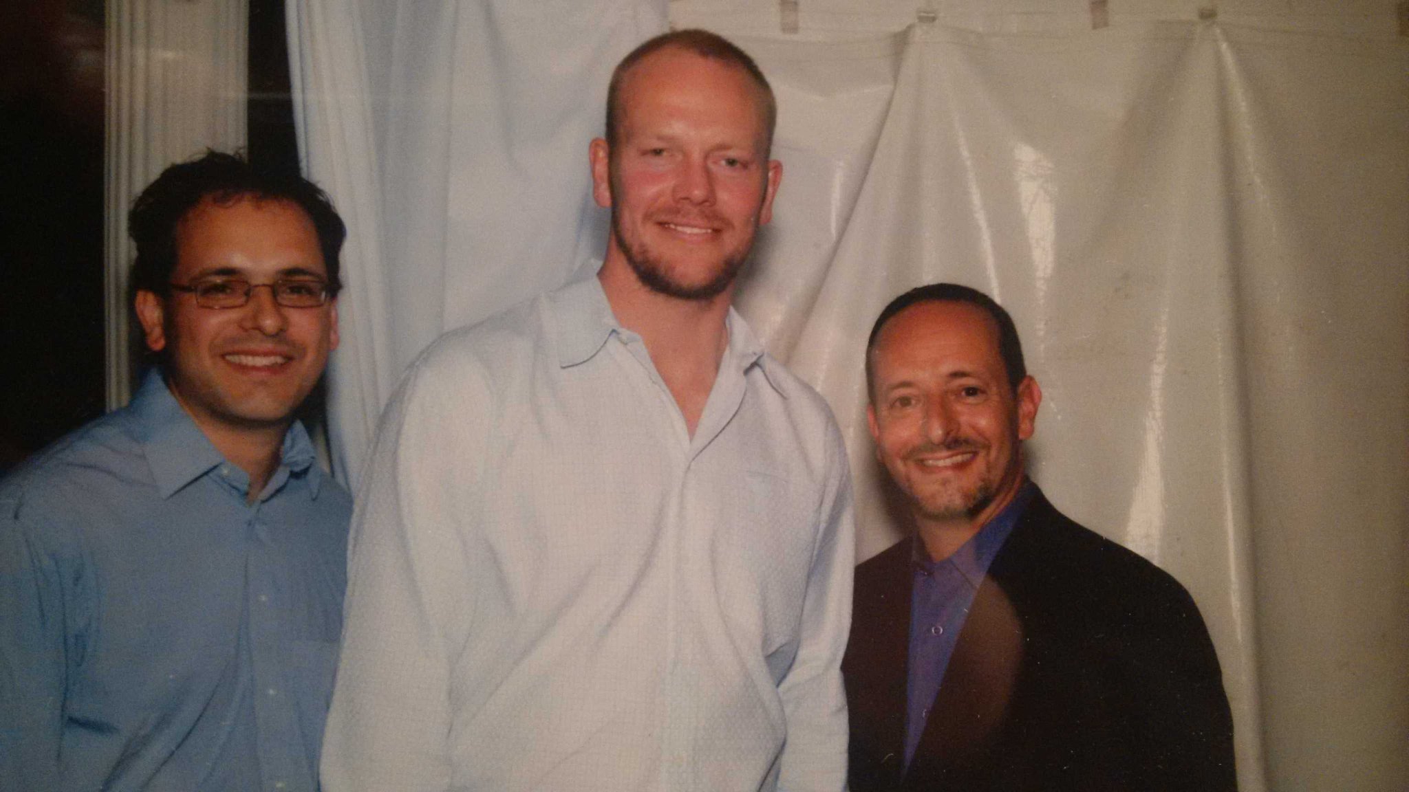 Heres leafs legend Mats Sundin (yes that Mats)+ with some crazy leafs fan! Happy birthday bro! 