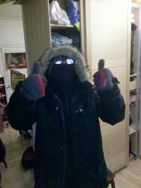 Meta_D_'s tweet photo. Do you think I'm Canada proof ? #cantbreath #muchwarm #wow http://t.co/Ub29Ac8uH0
