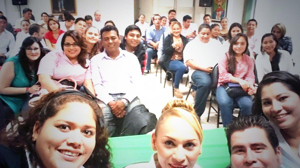 MovPRImxTAB's tweet photo. Hoy  realizamos una reunión de trabajo y evaluación Rumbo a las #Elecciones2015UnidosPRIMX
#SomosUnaRealidad #PriTab http://t.co/0RpbI1cil9