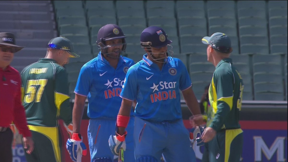 StarSportsIndia's tweet photo. The sledging returns! Rohit Sharma and David Warner get caught up in a verbal duel: http://t.co/KrLFqxfShE #AusvsInd http://t.co/Wn3ch91ZuU