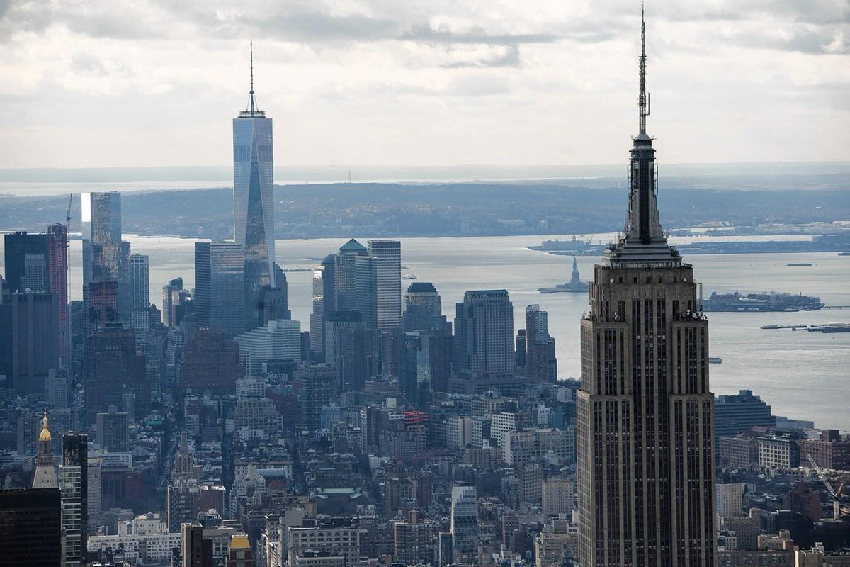 WSJ's tweet image. Views from 432 Park Ave.,the tallest residential building in New York City: on.wsj.com/1sHjiM3