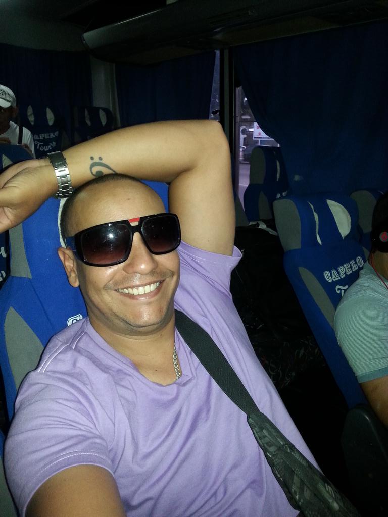 romerpiano's tweet photo. Camino a cupira con la la orquesta @Kaipum http://t.co/okedngcBOf