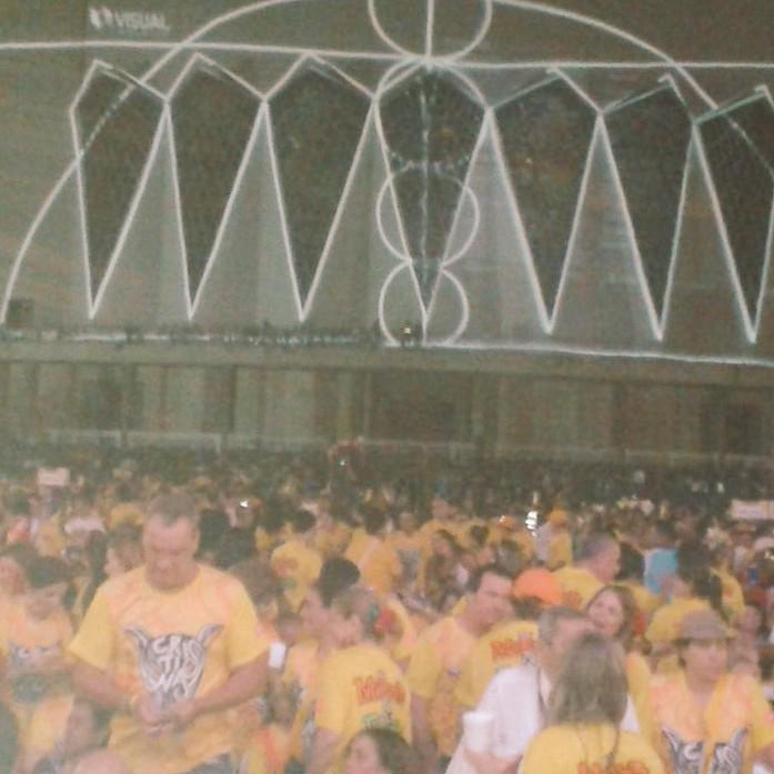 QhuboQuilla's tweet photo. La Plaza de La Paz solo respira Carnaval a esta hora. Los carnavaleros esperan con ansias el Decreto Real. #Bando2015 http://t.co/1YAus8XuYm