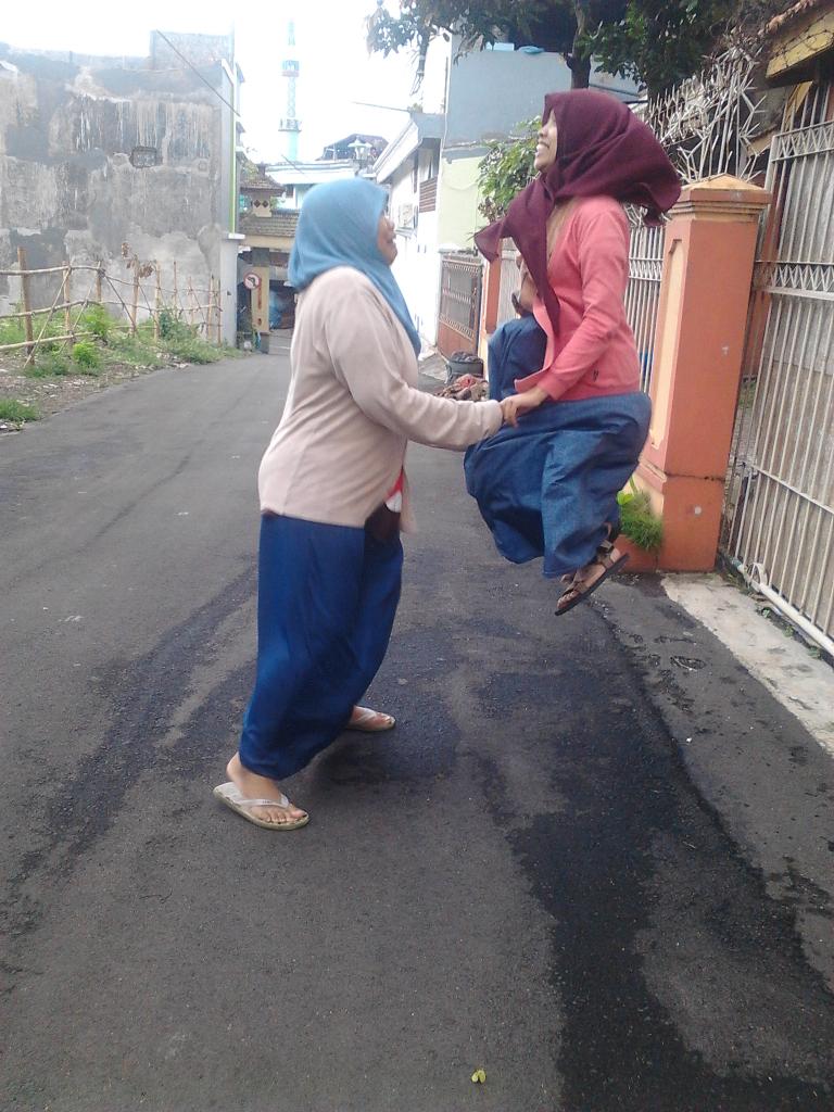 apa yang kalian lakukan??
<a href="/khun_EL/">khun Latifah</a>