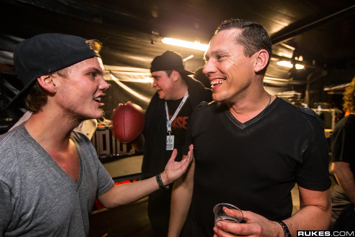 AviciiPy's tweet photo. #TiestoBDay #HappyBirthdayTiesto! http://t.co/Q031UOiNhA