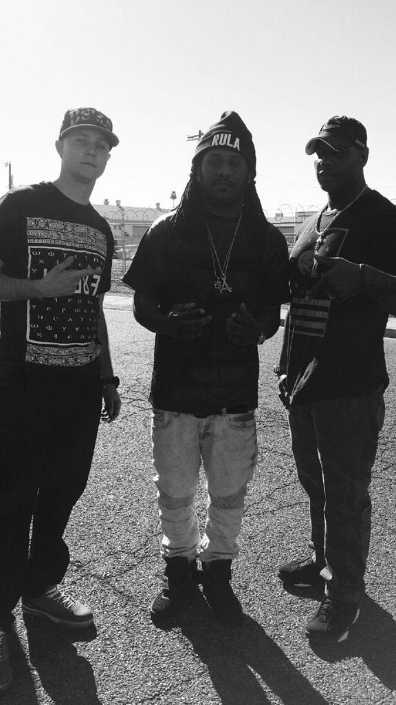 ChiTownFinatic1's tweet photo. Ya boy and @VeeThaRula at @_TheRena7 Hold Up music video shoot #TheRena #VeeThaRula #HoldUp https://t.co/QZV1gcXwSC http://t.co/WVvbI6pmW6