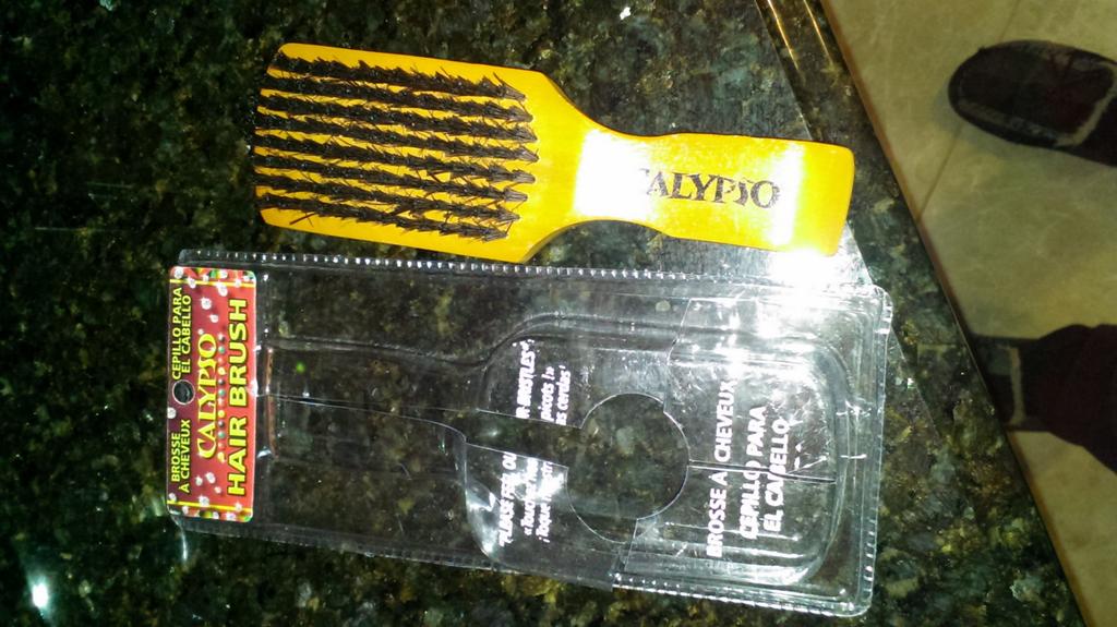 Calypso hair brush
