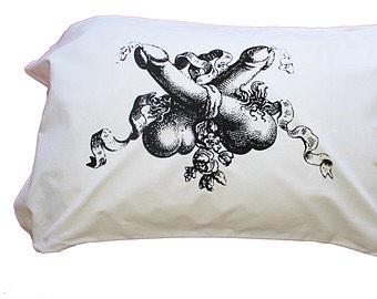 Ttfhhhhhh's tweet photo. Who wants to pillow fight me in the cage tonight http://t.co/gRwMNFeBhc