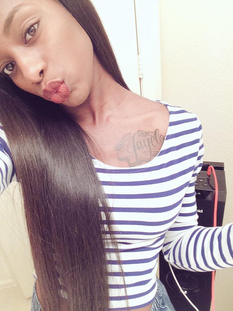 Queen_Naae's tweet photo. Yeah shordy it's #JAYELOWORLD๐ผโค๏ธ๐ #LONGLIVEJAYLOE ๐ #JayeloLilSis Love You Brother @BossupJmoney http://t.co/a6dIMmzmYt