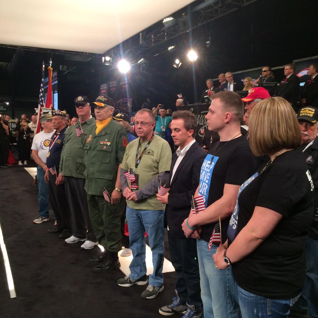 CigarEvents's tweet photo. "@Barrett_Jackson: #PratteCollection #GM Futurliner SOLD! $4,600,000: 100% going to @SupportAFF. #BarrettJackson http://t.co/R929U7Q5pL"