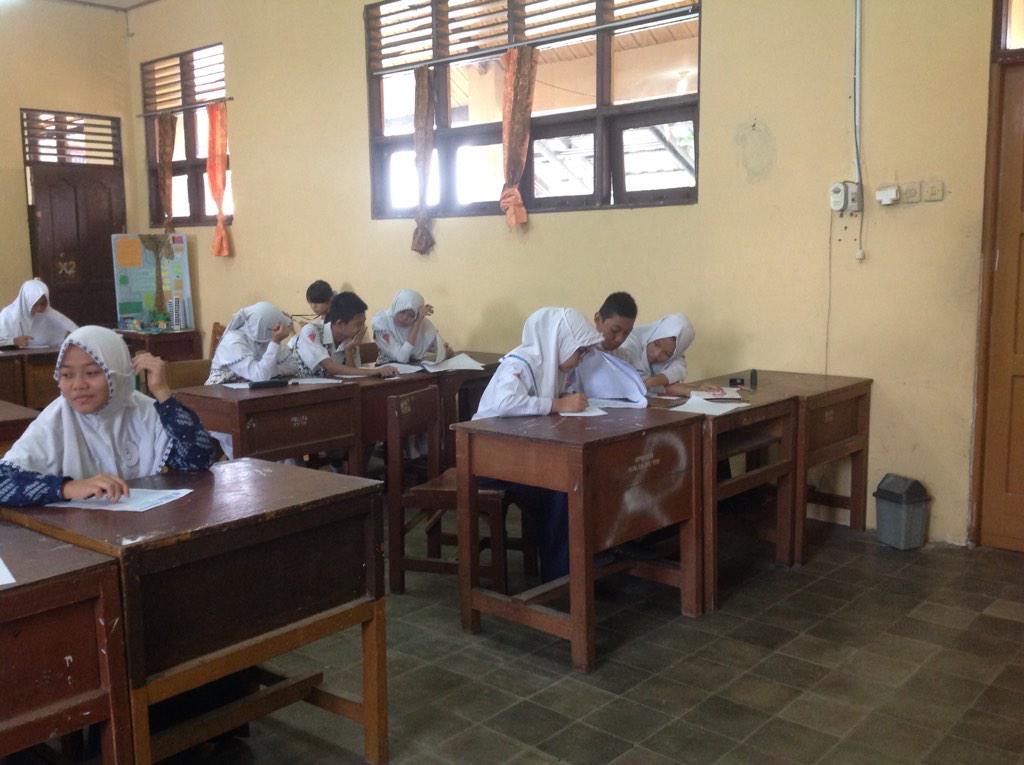 KIRsmasa's tweet photo. suasana cerdas cermat ipa ips tingkat smp sebanjarmasin http://t.co/YfFuwzrdud