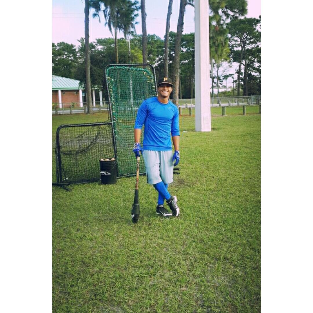 maxpeche's tweet photo. 🔫🔫 http://t.co/PzbYHaSsIU