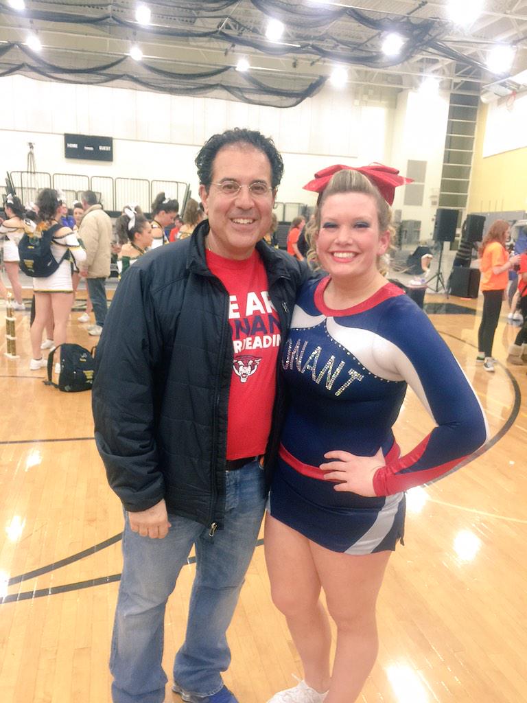 twiiterlesskass's tweet image. PLEASE HELP I NEED A PROM DATE 
#RT