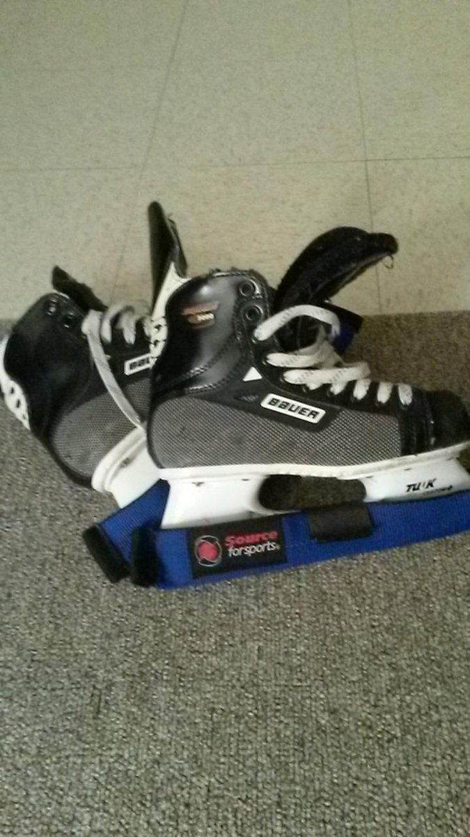 UptoTheNorth's tweet photo. @equipejamaique you guys got the beach, we've got hockey! http://t.co/EDXPag29aH