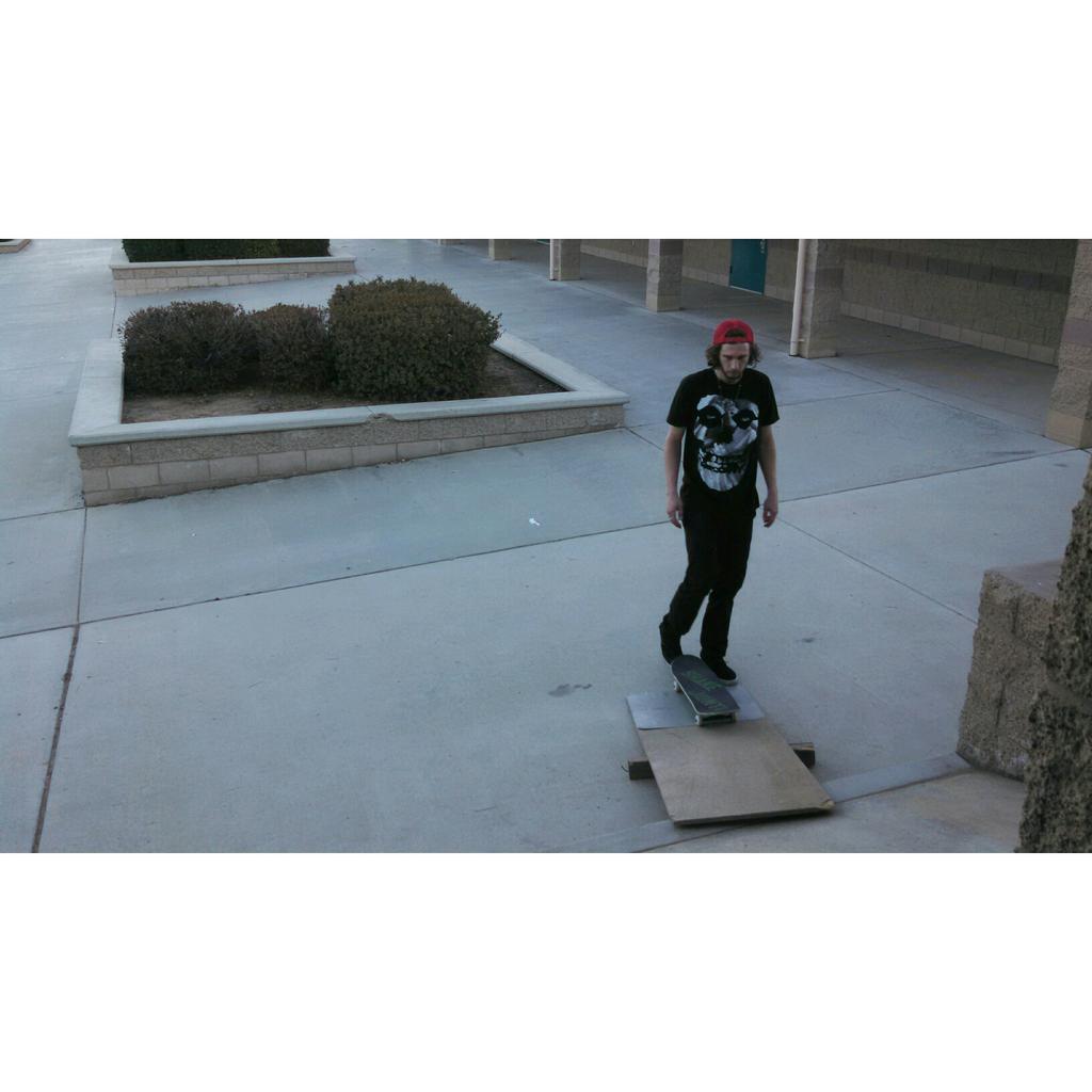 PharmacyBoard's tweet photo. Mr.white stressing this janky roll up ramp while filming. #diy #pharmacyvideo? #pharmacyboardshop http://t.co/YefAuhylmm