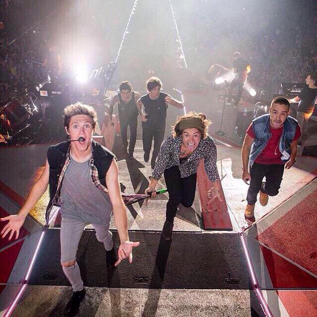 LovE_1D_maaa's tweet photo. ✨＼\フォロー祭り/／✨
⚠️相互希望⚠️

❤️#One Direction
🌍#海外好きな人RT
😎#洋画好きな人RT
🎵#洋楽好きな人RT
🌴#留学したい人RT

💟#RTした人全員フォロー http://t.co/W8Oubu0J4P
