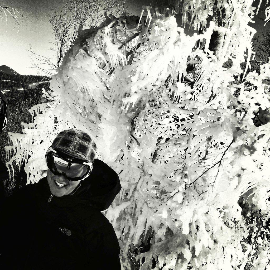 katiep18's tweet image. A black and white selfie :) ha #iheartnh #tnflocals #tnfcontest #neverstopexploring #ambsdr #seeforyourself #NH #603