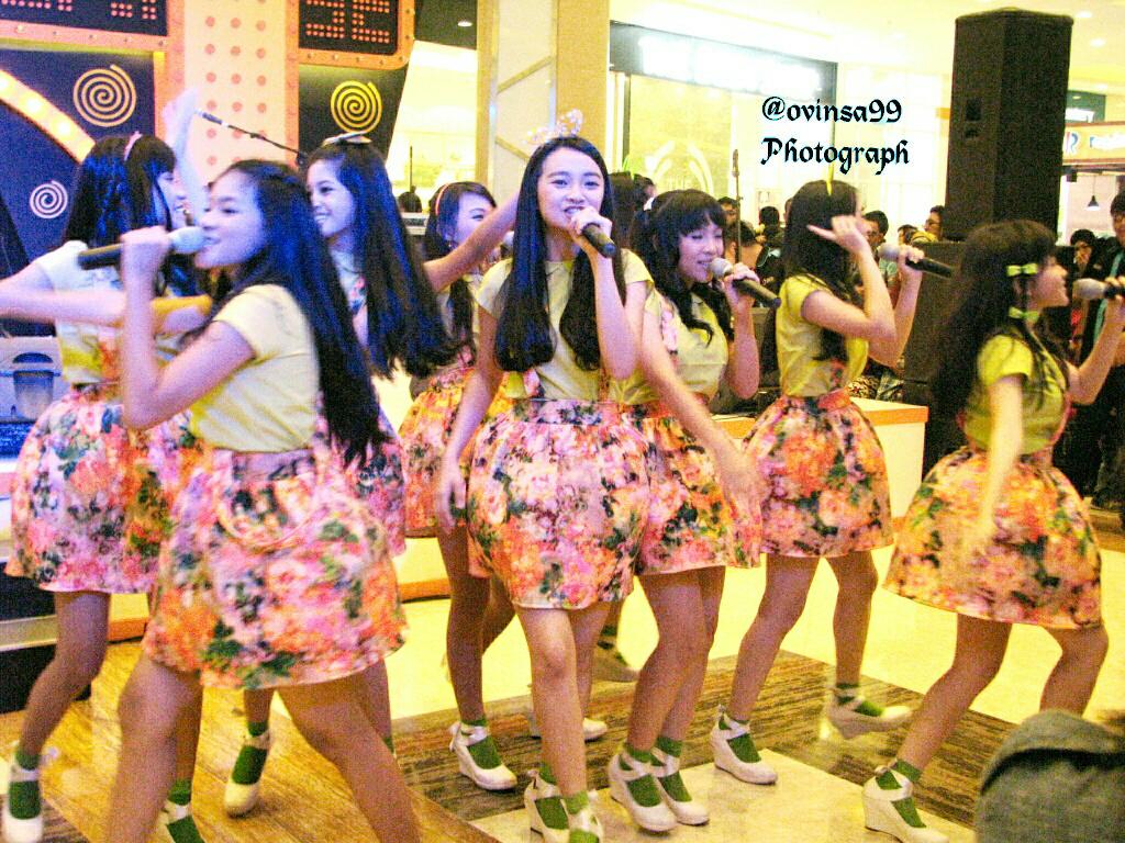 Leenebelle_ID's tweet photo. Leenebelle - Cinta Monyet @RestoranPL #RPLSundayParty http://t.co/pxGXXNL908